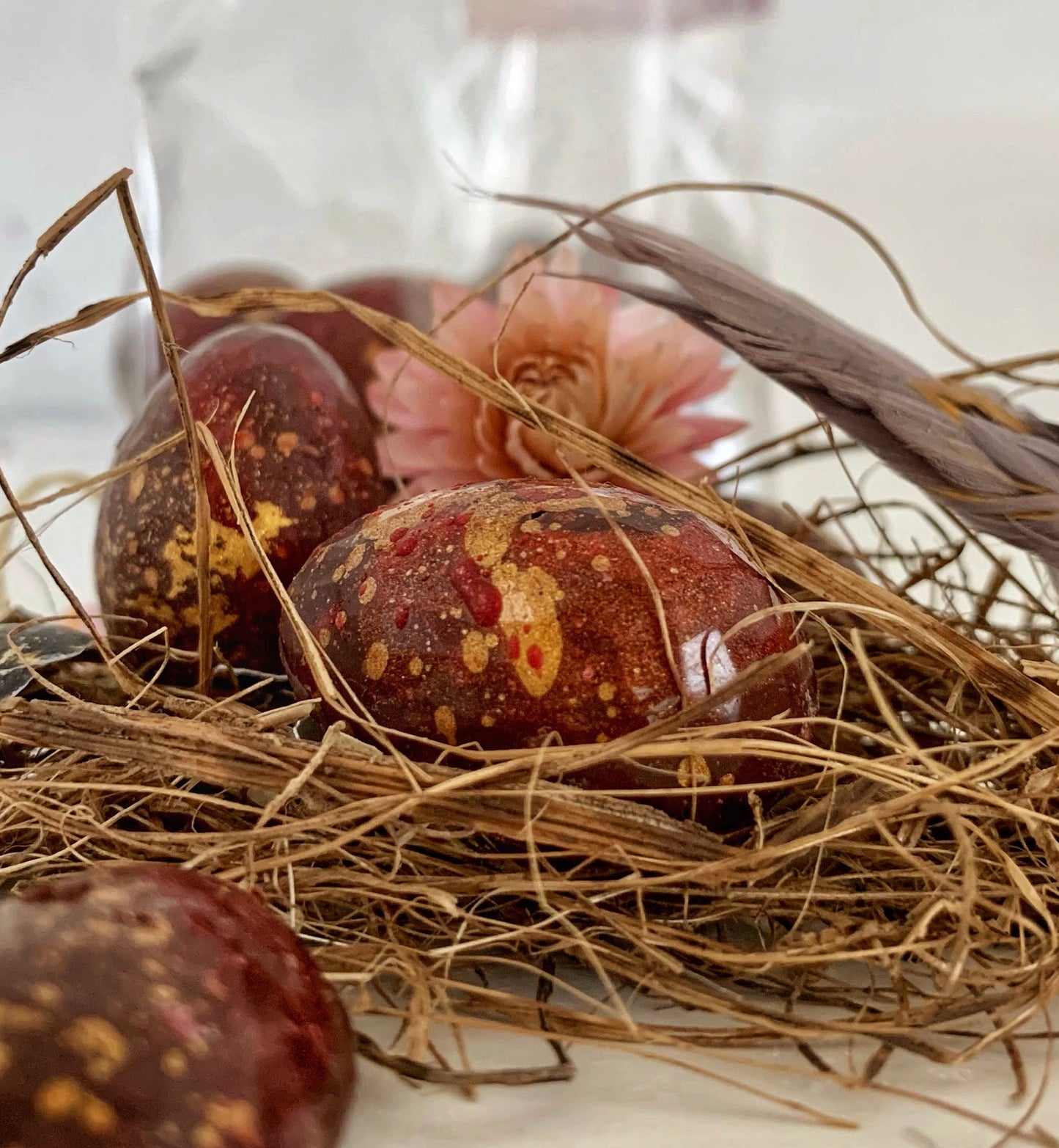 Gevulde paaseitjes Mary's Magic. Puur, handgemaakt, vegan, glutenvrij en suikervrij.